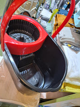 Afbeelding in Gallery-weergave laden, Draaiende mop dweil set met wring pedaalsysteem