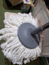 Afbeelding in Gallery-weergave laden, Draaiende mop dweil set met wring pedaalsysteem