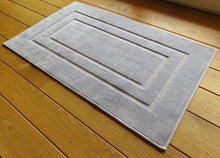 Afbeelding in Gallery-weergave laden, Badtapijt met boord