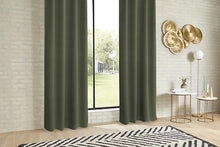 Afbeelding in Gallery-weergave laden, Gordijn kaki verduisterend set van 2 135x240cm met ringen
