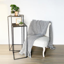 Afbeelding in Gallery-weergave laden, Bijzet tafel hoog zwart met gouden details 2 formaten
