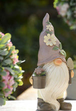 Afbeelding in Gallery-weergave laden, Kabouter gnome met bloempot en schopje

