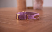 Afbeelding in Gallery-weergave laden, Halsband fluweel paars/violet

