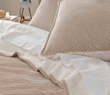 Afbeelding in Gallery-weergave laden, Bedsprei + 2 kussenslopen LUXE velours dubbel sherpa 220x240cm beige of groen
