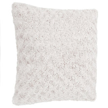 Afbeelding in Gallery-weergave laden, Kussen met roosjes 45x45cm 3 kleuren PROMO 2 VOOR €12
