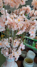 Afbeelding in Gallery-weergave laden, Bloesemtak Prunus Malaga kersenbloem 84cm
