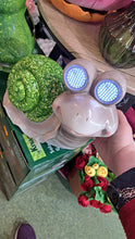 Afbeelding in Gallery-weergave laden, Solar tuin figuren met bewegende ogen
