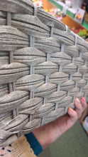 Afbeelding in Gallery-weergave laden, Bloembak met haken rietlook 50cm 2 kleuren
