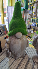 Afbeelding in Gallery-weergave laden, Tuinbeeld gnome met grasmuts H30cm
