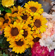 Afbeelding in Gallery-weergave laden, Zonnebloem met 3 bloemen 58cm
