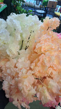 Afbeelding in Gallery-weergave laden, Bloesemtak roze of wit H50cm
