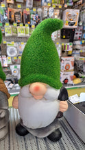 Afbeelding in Gallery-weergave laden, Tuinbeeld gnome met grasmuts H30cm

