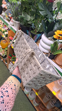 Afbeelding in Gallery-weergave laden, Bloembak met haken rietlook 50cm 2 kleuren

