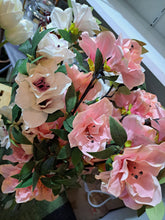 Afbeelding in Gallery-weergave laden, Kunst Azalee bloementakken roze of wit 92cm
