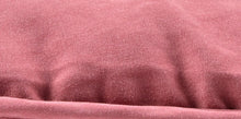 Afbeelding in Gallery-weergave laden, Dierenkussen Satin touch roze
